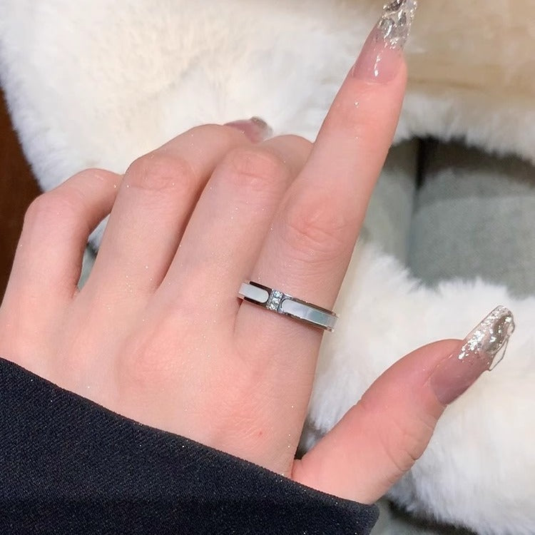 Fashionable Light Luxury Three-Diamond White Shell Titanium Steel Ring For Women, Niche Design With A High-End Feel, Non-Fading Mother-Of-Pearl Inlaid Diamond Index Finger Ring