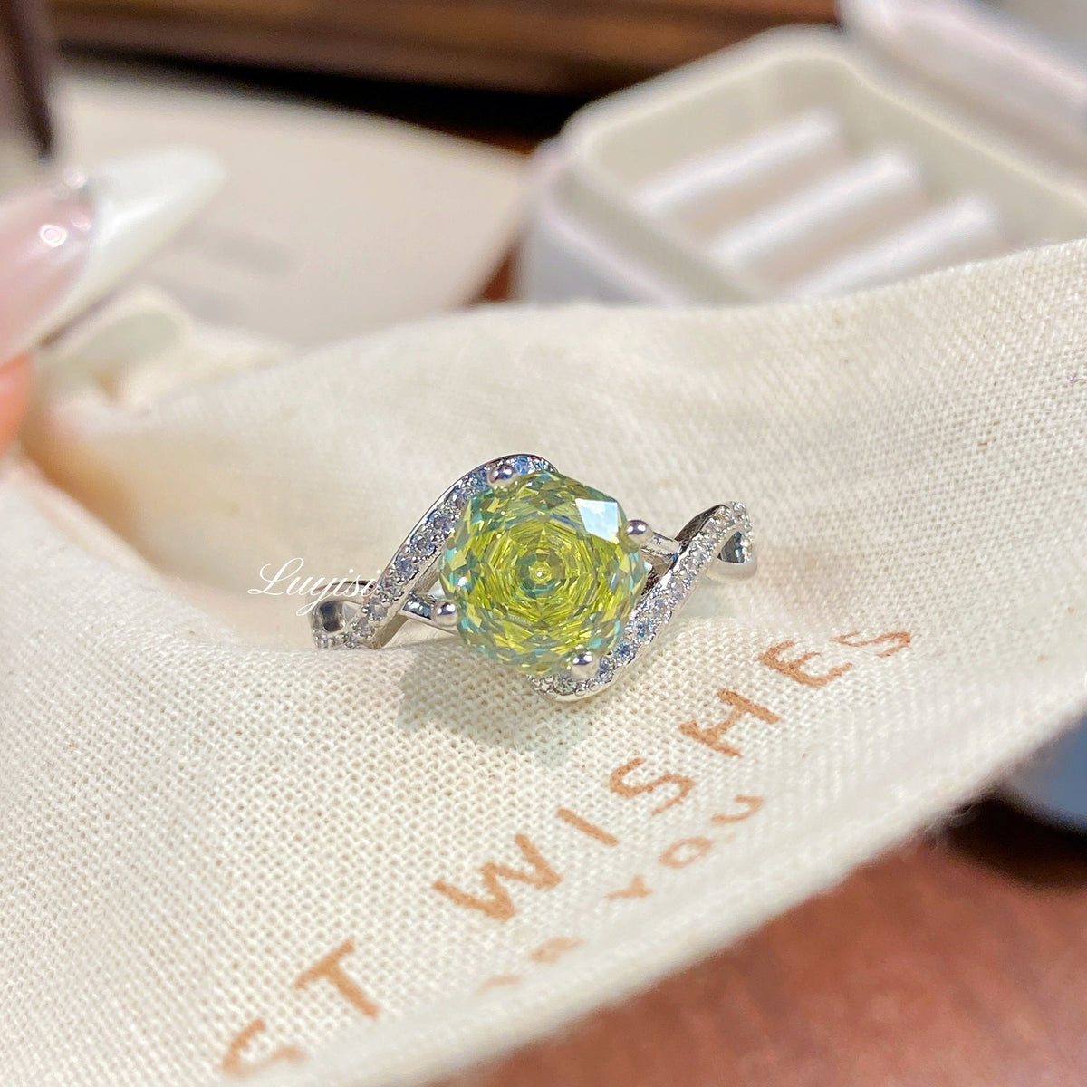 French Light Luxury Octagon Millennium Rose Cut Flower Ring For Women, High-End Inlaid High Carbon Diamond Full Paved Colored Gemstone Ring