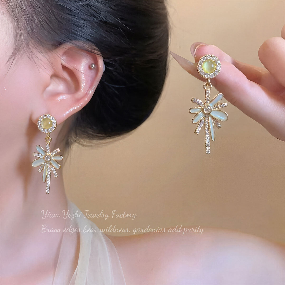 French Retro Zircon Water Drop Tassel Flower Earrings, Light Luxury And Stylish Fireworks Earrings For Women, High-End Earrings
