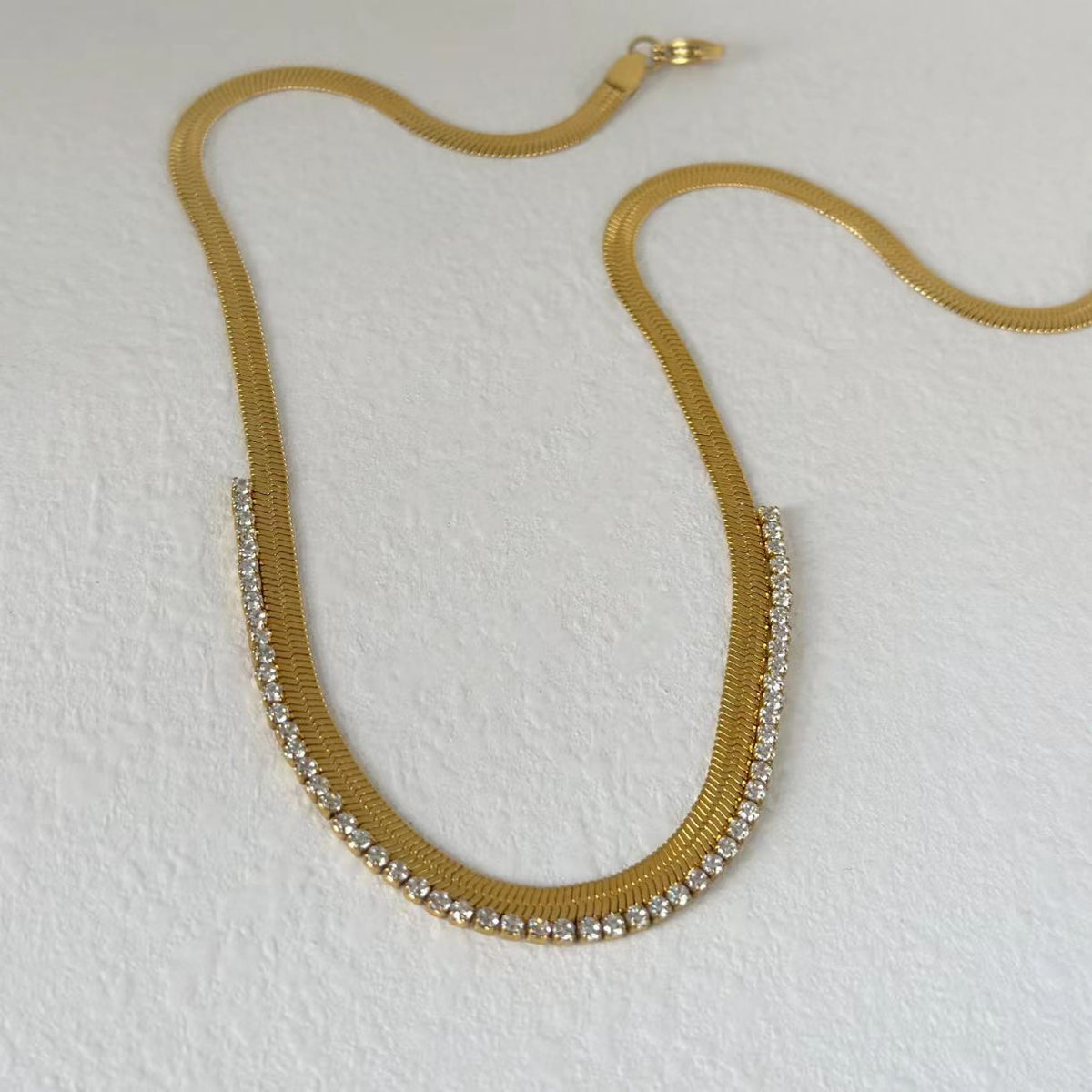 Super Shiny Jewelry 18K Gold Electroplated Titanium Steel Summer Ootd Super Shiny Light Luxury Half-Diamond Blade Chain Clavicle Necklace