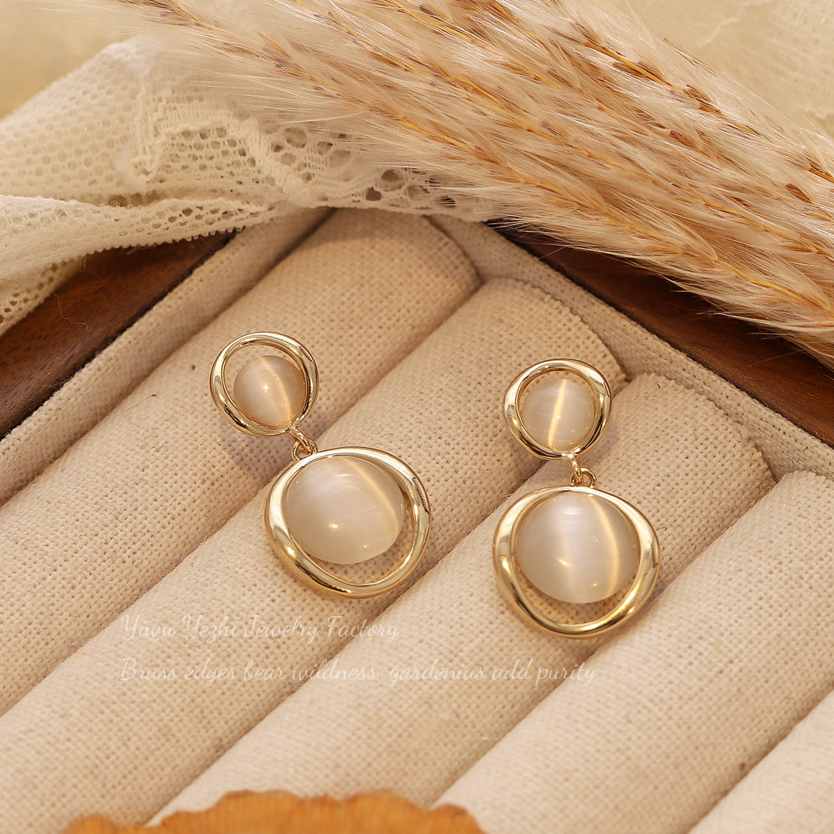 Korean Style Fashion Large And Small Cat's Eye Stone Earrings, Japanese And Korean Retro Round Internet Celebrity Sweet Fairy Silver Needle Earrings