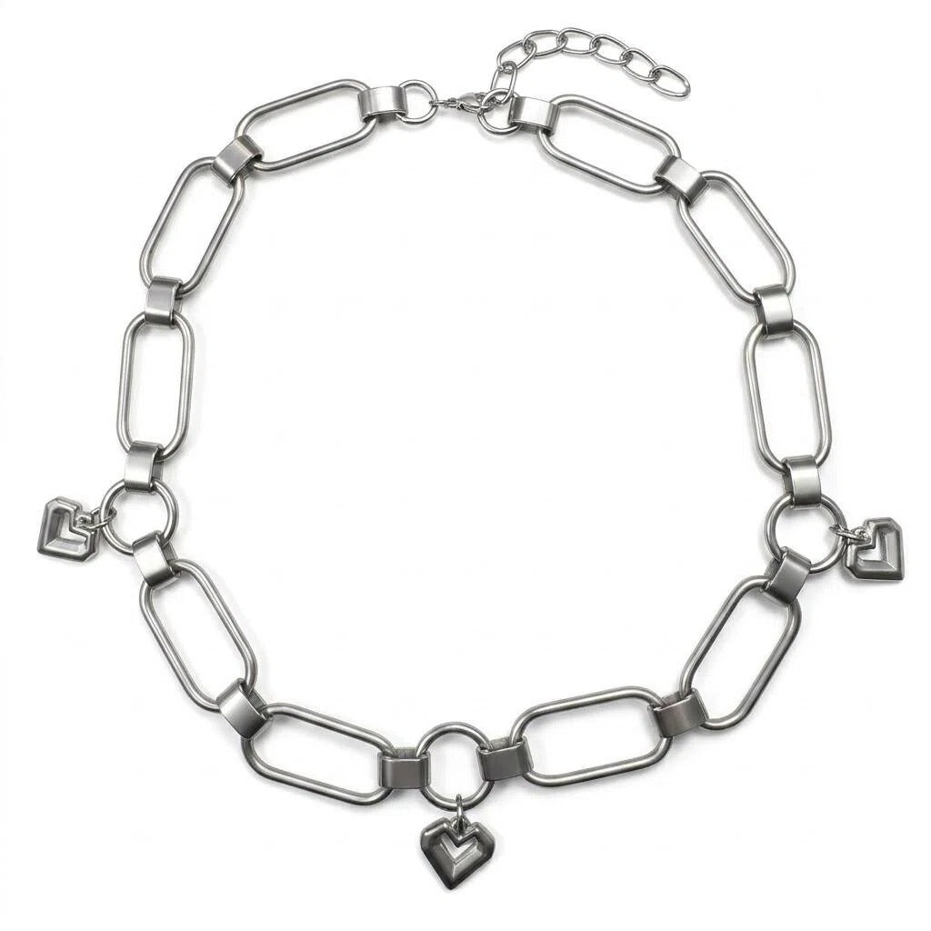 Niche Designer Wide-chain Collarbone Necklace With A Heart Charm