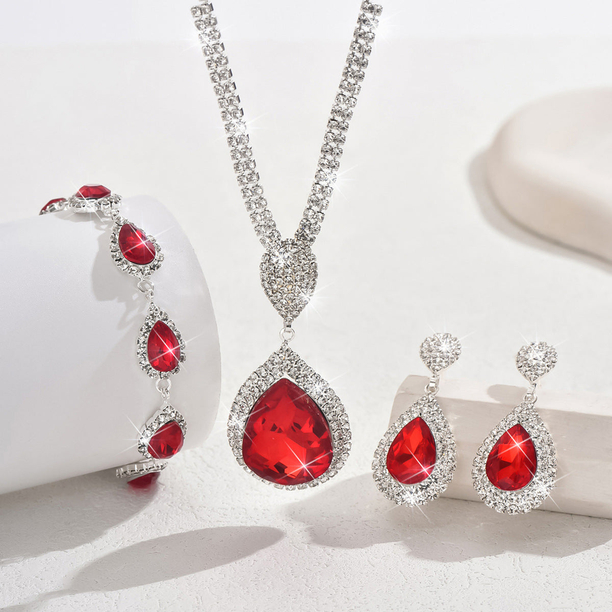 Fashion Temperament Red Sapphire Blue Water Drop Pendant Light Luxury Design Niche Trend Suit All-match Wholesale