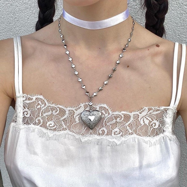 Women's Casual Engraved Heart-shaped Necklace