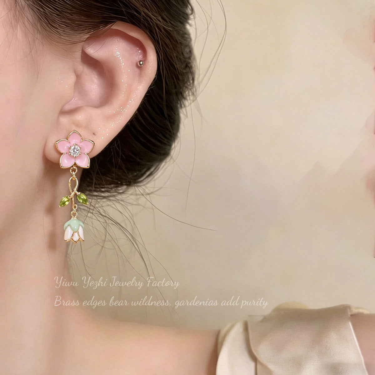 Korean-style Long Floral Earrings For Women, Sweet And Elegant, Niche Design, Small Fresh Diamond-studded Floral Earrings Wholesale
