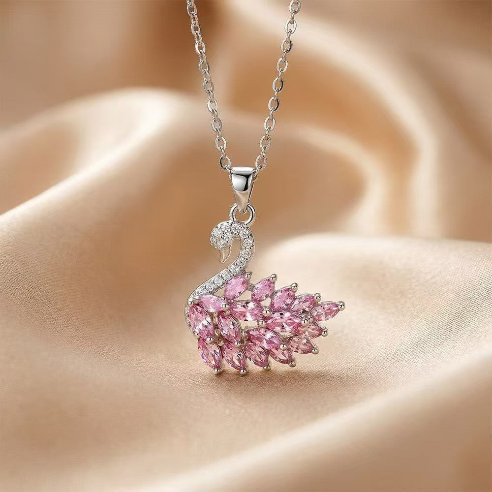 Fashionable And Versatile Delicate Pendant Necklace