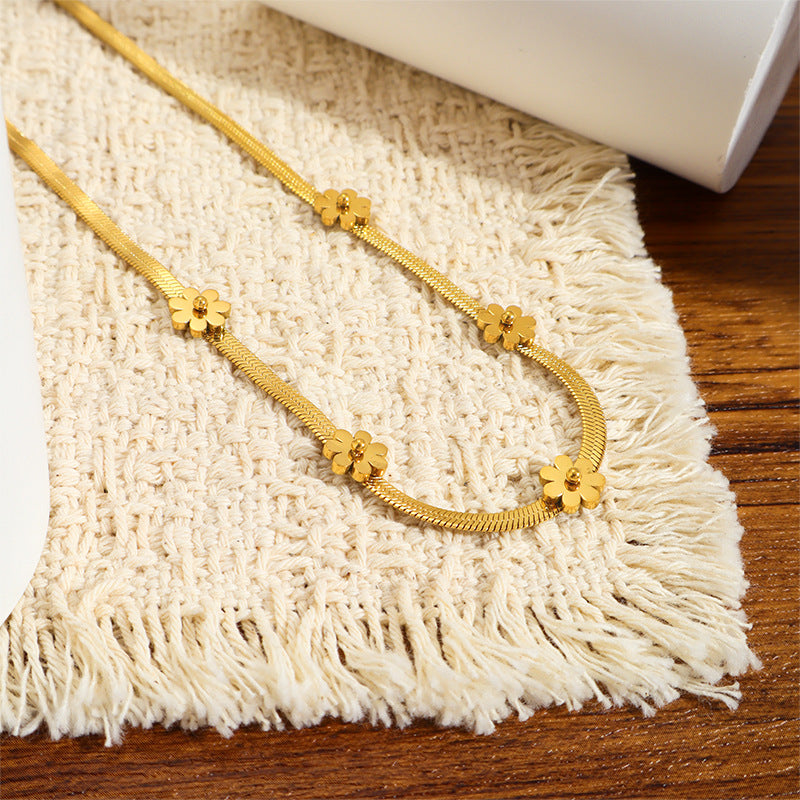 Womens Affordable Luxury High-end Blade Chain