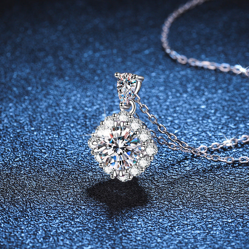 Live-Stream Hot-Selling Pendant Necklace For Women, Dazzling Square-Shaped 1 Carat Eight Hearts And Eight Arrows Zirconia Women's Gift Necklace