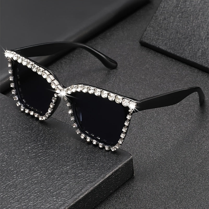Fashion Oversized Cat-eye Frame With Crystal Design, Trendy Accessory Glasses, Luxurious Cat-eye Style Eyewear For Men And Women, Perfect For Fashion Gatherings, Casual Outings, And More.