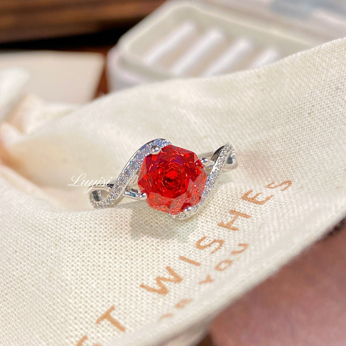 French Light Luxury Octagon Millennium Rose Cut Flower Ring For Women, High-End Inlaid High Carbon Diamond Full Paved Colored Gemstone Ring