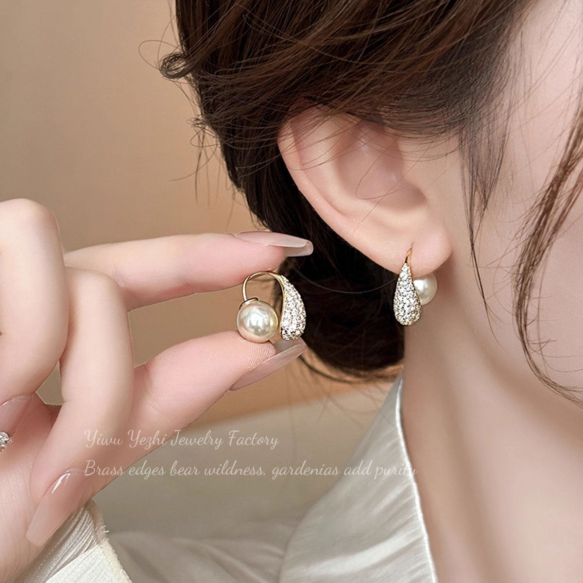 Real Gold Electroplated Micro-Inlaid Exquisite Zircon Small Bean Earrings For Women, Light Luxury Niche High-End Teardrop-Shaped Pearl Earrings