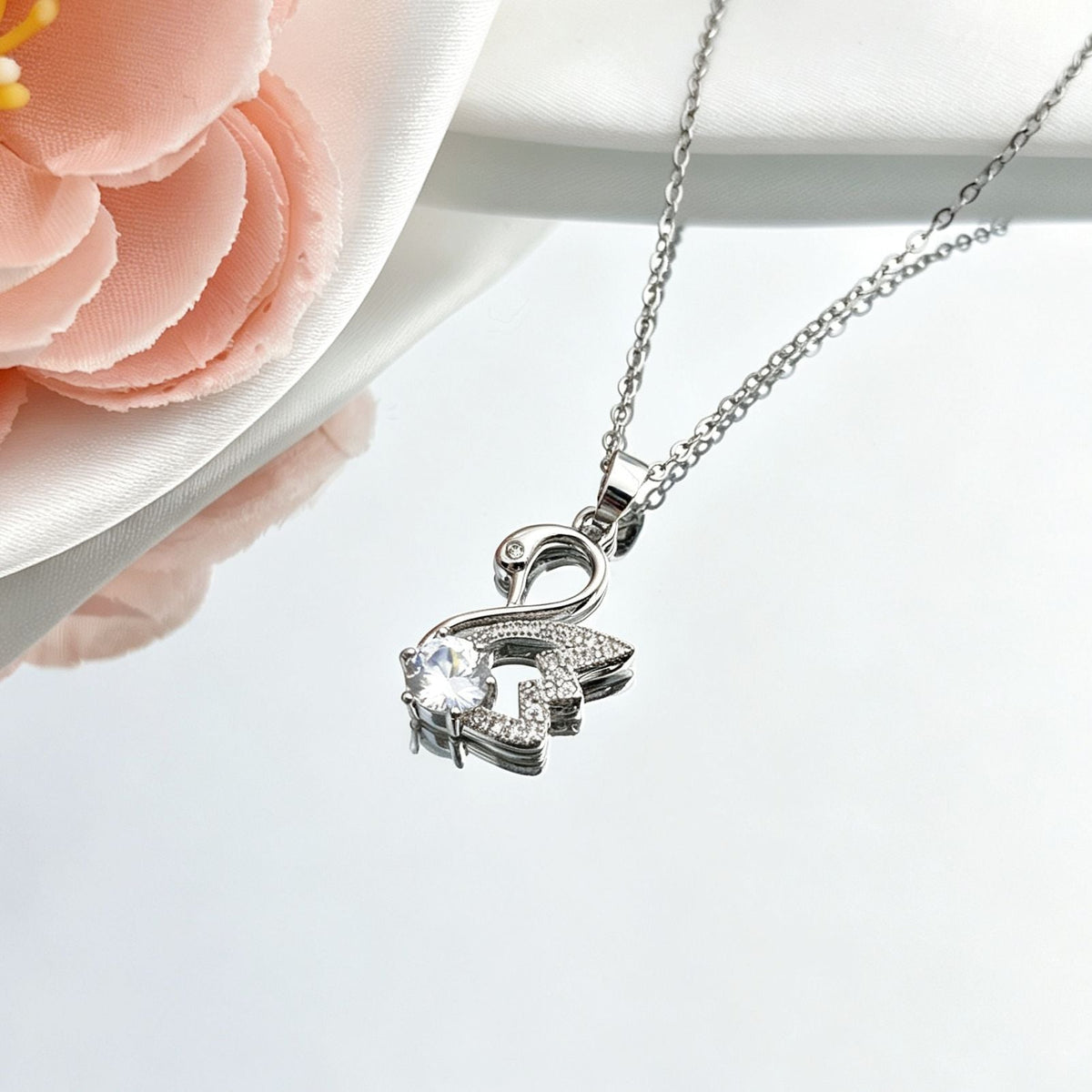 Light-luxury High-end Clavicle Chainelegant And Minimalist Necklace Accessory