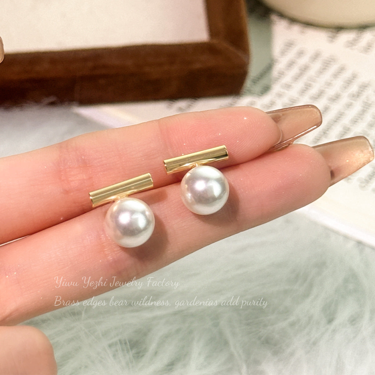 Light Luxury Niche Design Pearl Earrings For Women 2025 New Popular Elegant Earrings High-End Small Fragrance Earrings