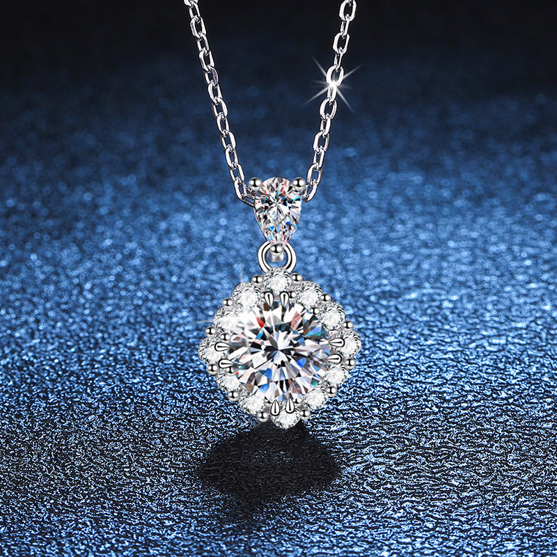 Live-Stream Hot-Selling Pendant Necklace For Women, Dazzling Square-Shaped 1 Carat Eight Hearts And Eight Arrows Zirconia Women's Gift Necklace