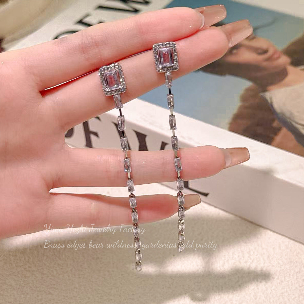 Let Me Shine  Xu Yan And Zhao Lusi's Same Style Earrings Collection, Simple, Light Luxury, Fashionable And Versatile Temperament Stud Earrings