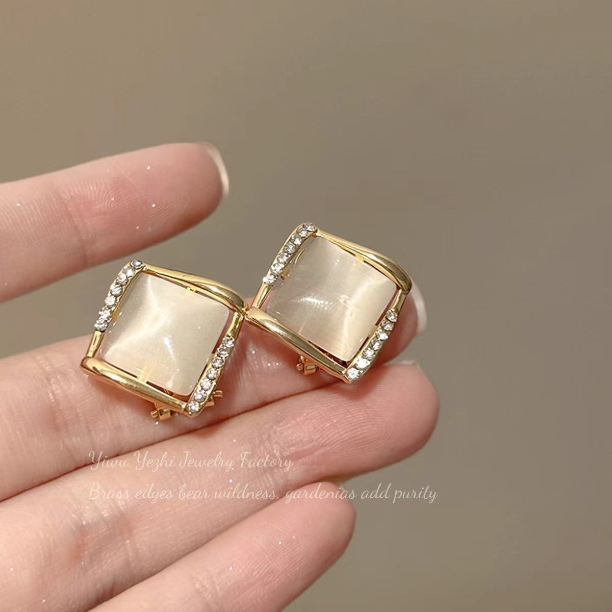 High-End Square Cat's Eye Stone Geometric Rhombus Earrings Korean Simple Micro-Embedded Earrings Internet Celebrity Hot Style Earrings