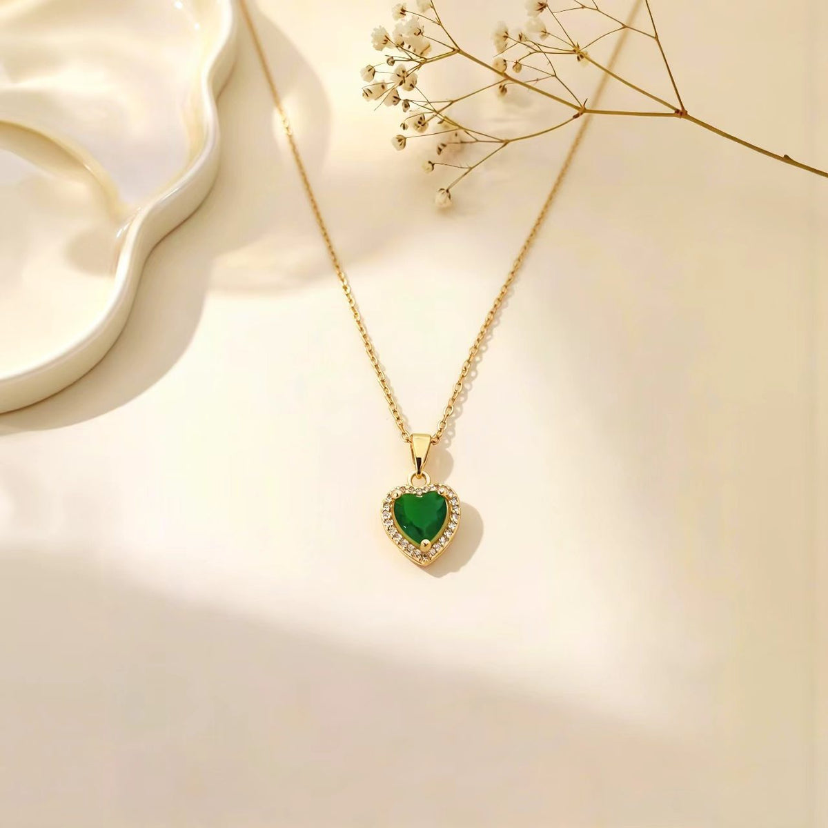 Light Luxury Titanium Steel Love Heart Necklace For Women, Non-Fading Clavicle Chain, Fashionable Zircon Pendant