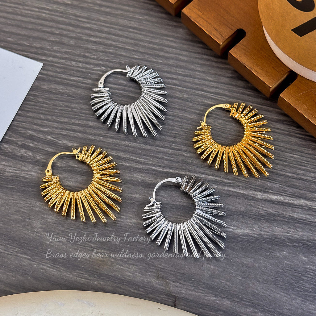 European And American Cross-Border High-End Elegant Cut Out Line Heart Earrings 2025 Autumn And Winter New Exaggerated Personalized Ear Jewelry