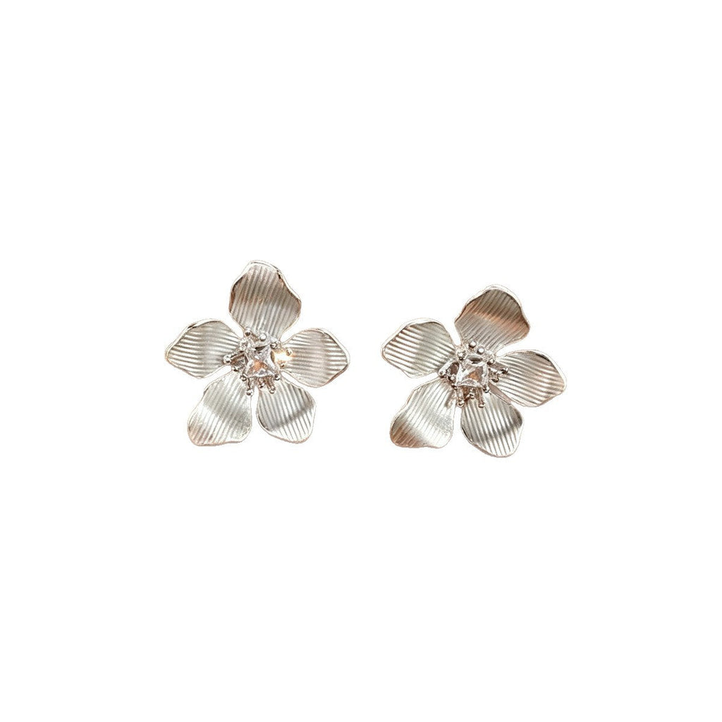 Korean-style Fresh And Sweet Diamond-studded Zircon Heart Flower Pearl Earrings, Fashionable Stud Earrings, Trendy And Elegant Women's Earrings