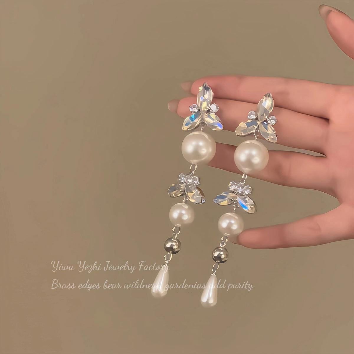 Palace-Style Exquisite Zircon Water Drop Earrings, Light Luxury Niche High-End Earrings, Fashionable, Elegant And Versatile Ear Accessories