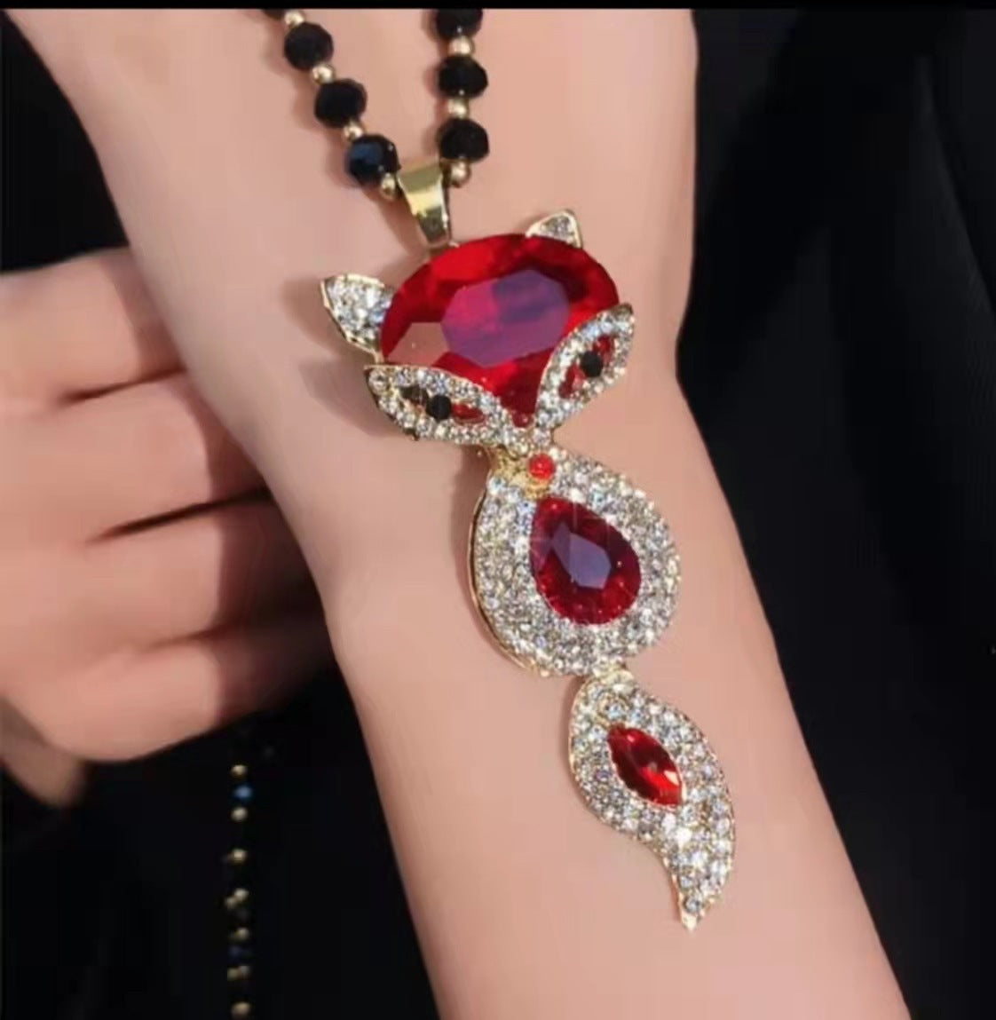 Autumn And Winter New Elegant All-match Fox Necklace Women's Exquisite Fashion Woolen Chain Long Clothes Accessories Decorative Pendant
