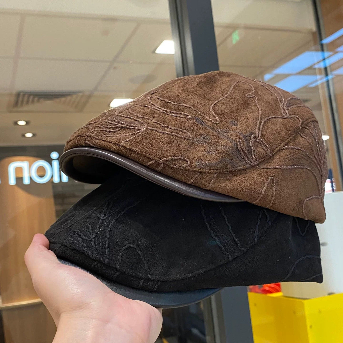 Retro Fashion Irregular Line Flower Forward Hat With PU Brim And Cap Flap, Combined With A Baseball Cap, Casual And Versatile, Suitable For All Occasions.