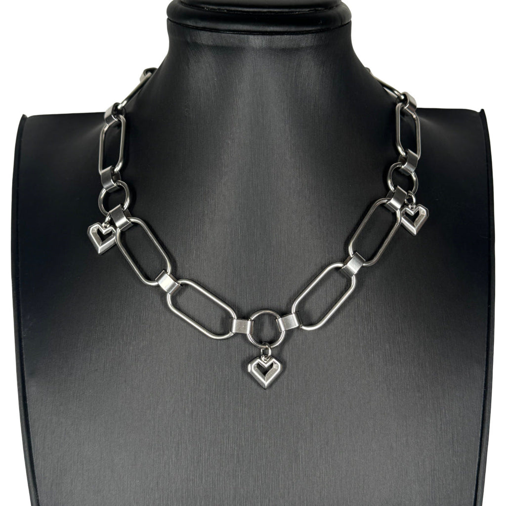 Niche Designer Wide-chain Collarbone Necklace With A Heart Charm
