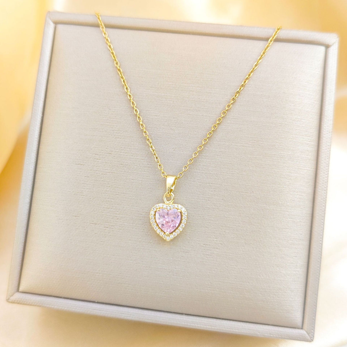 Light Luxury Titanium Steel Love Heart Necklace For Women, Non-Fading Clavicle Chain, Fashionable Zircon Pendant