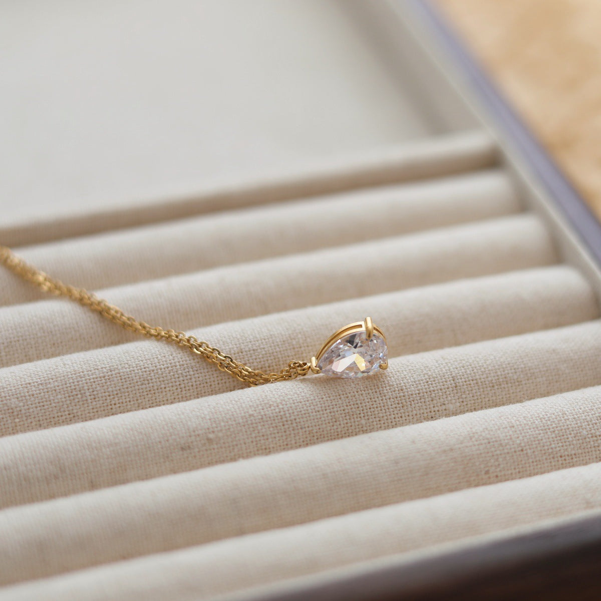 High-end Zircon Water-drop Pendant Titanium Steel Necklace