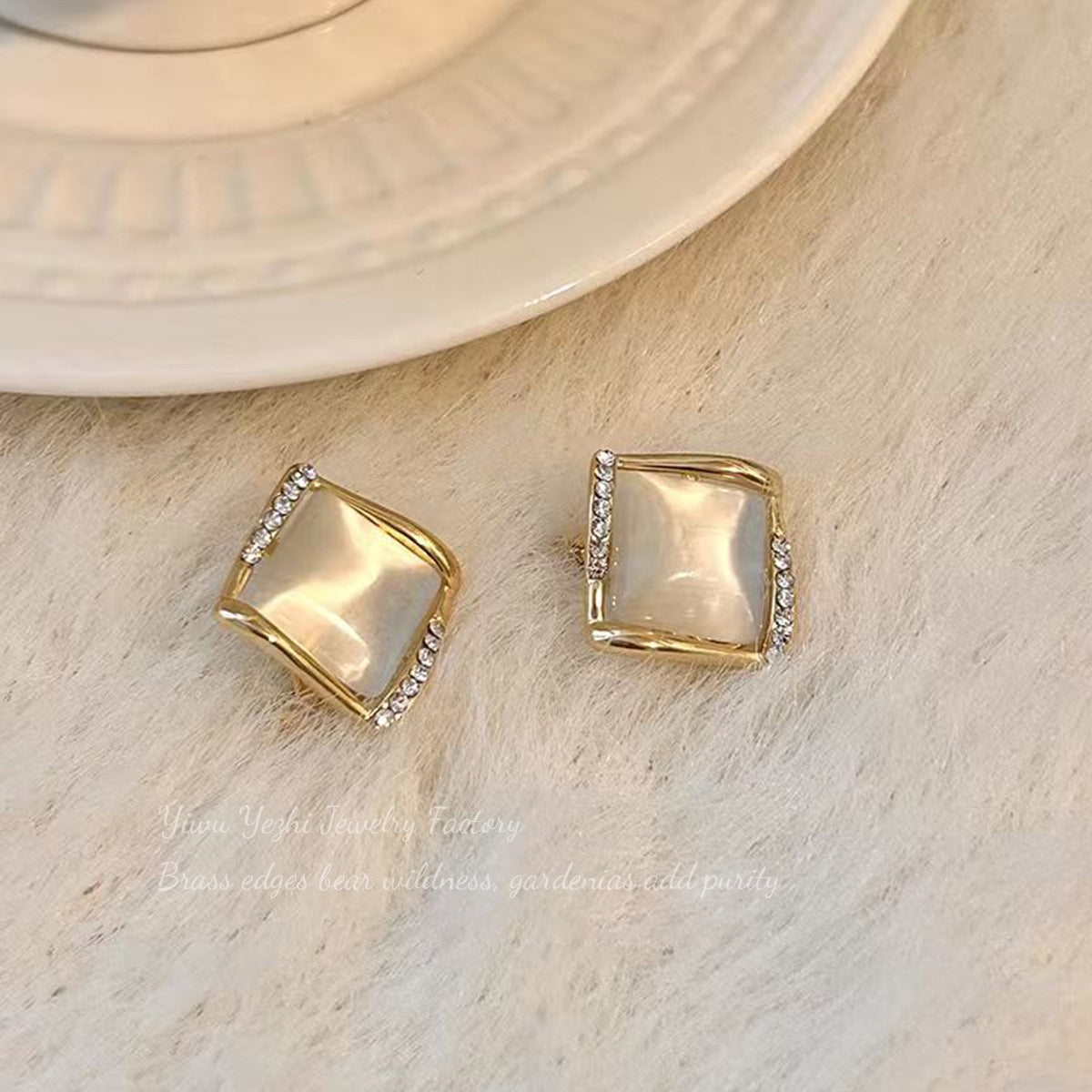 High-End Square Cat's Eye Stone Geometric Rhombus Earrings Korean Simple Micro-Embedded Earrings Internet Celebrity Hot Style Earrings