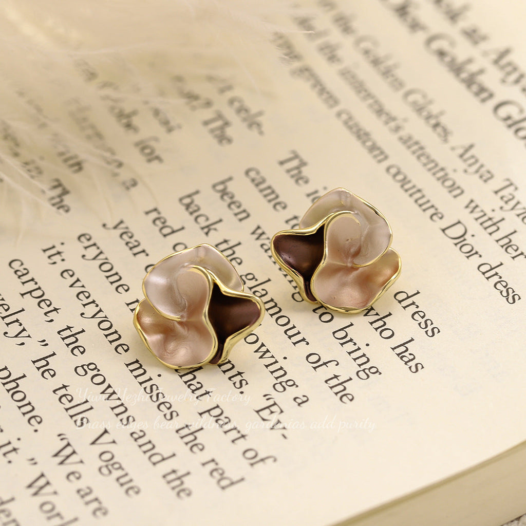 Niche Retro Fashion Sweet Contrasting Color Twisted Petal Earrings Stylish Elegant Simple Unique Design Earrings For Women