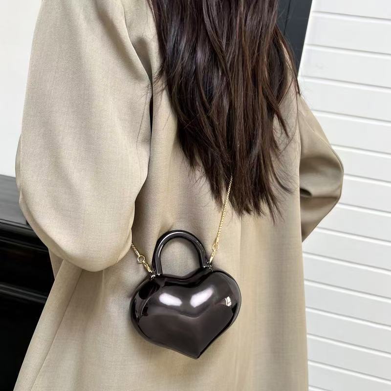 New Style Evening Bag, Trendy Chinese Style, Heart-Shaped Handbag, Shoulder Bag, Crossbody Bag For Women, 2026 Banquet Clutch Bag, Unique Heart Design