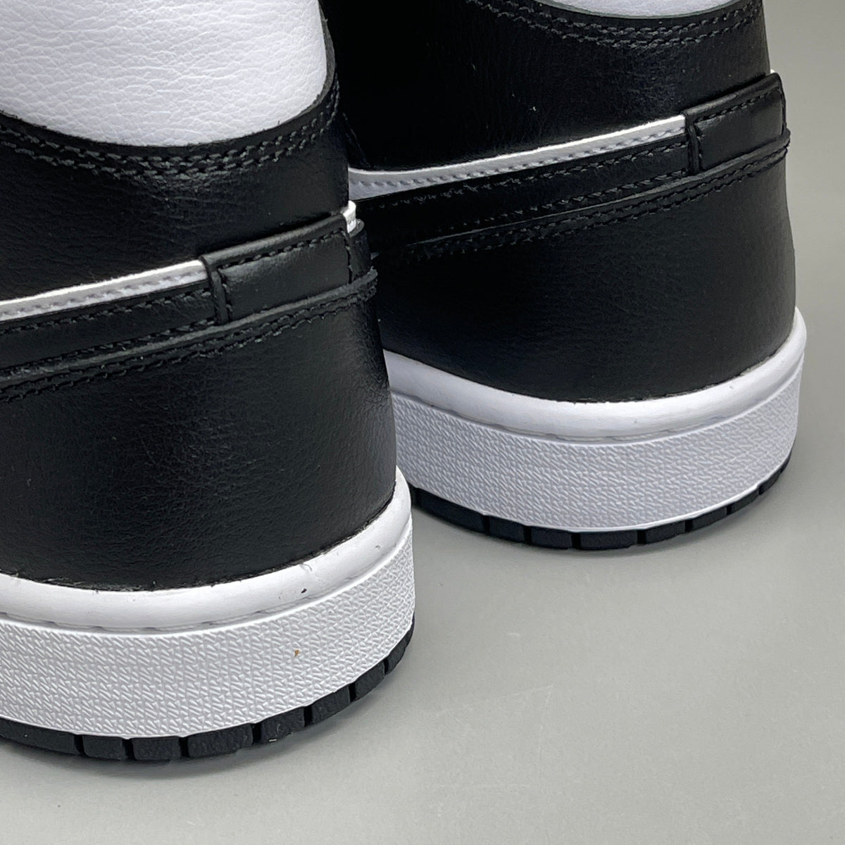 NIKE AIR JORDAN 1 Mid Panda Shoe Women's Sz 9 Black / White DV0991-101 (New)