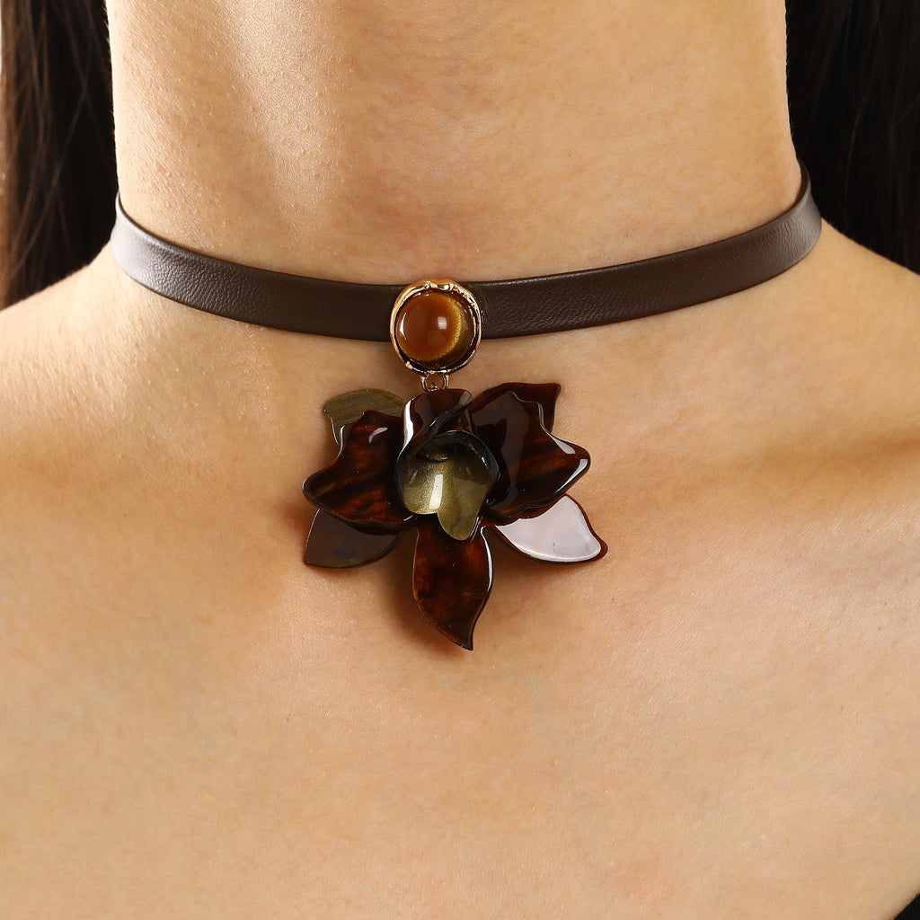 Vintage Tigereye Flower Pendant Necklace Light Luxury