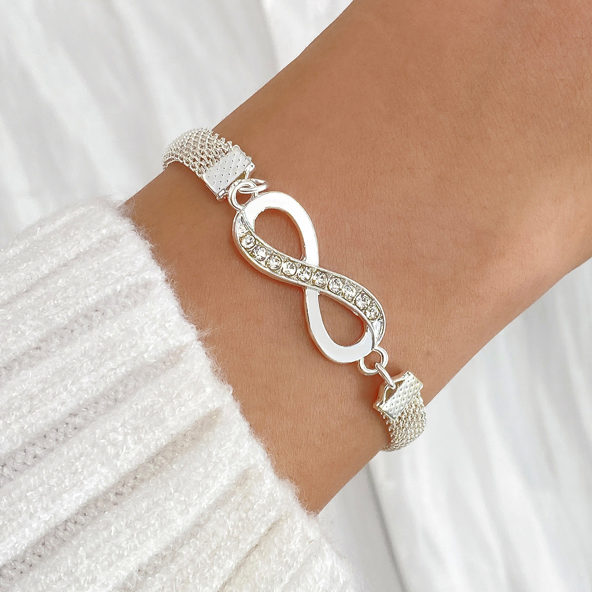 Women's 3-piece Alloy Set Featuring A Diamond-studded Infinity Symbol