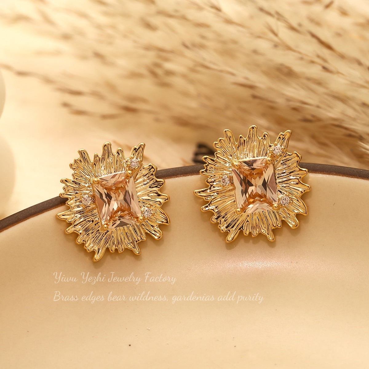 French Retro High-End Sunflower Earrings Niche Fashion Light Luxury Style Zircon Earrings Vintage Temperament Ear Jewelry