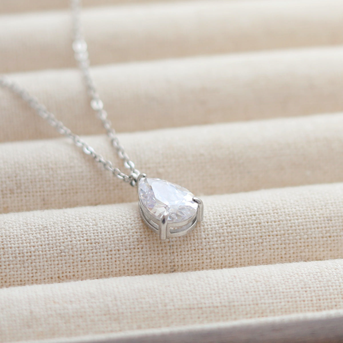 High-end Zircon Water-drop Pendant Titanium Steel Necklace