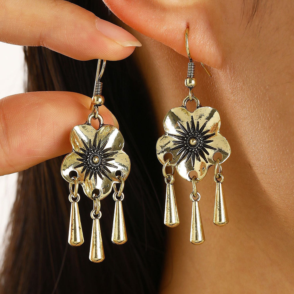 Retro Distressed Flower Drop Tassel Hollow-out Earrings