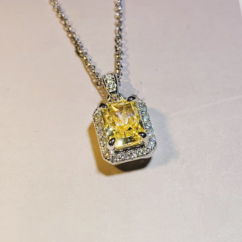 Western-style Light-luxury Intricately Crafted Square Necklace