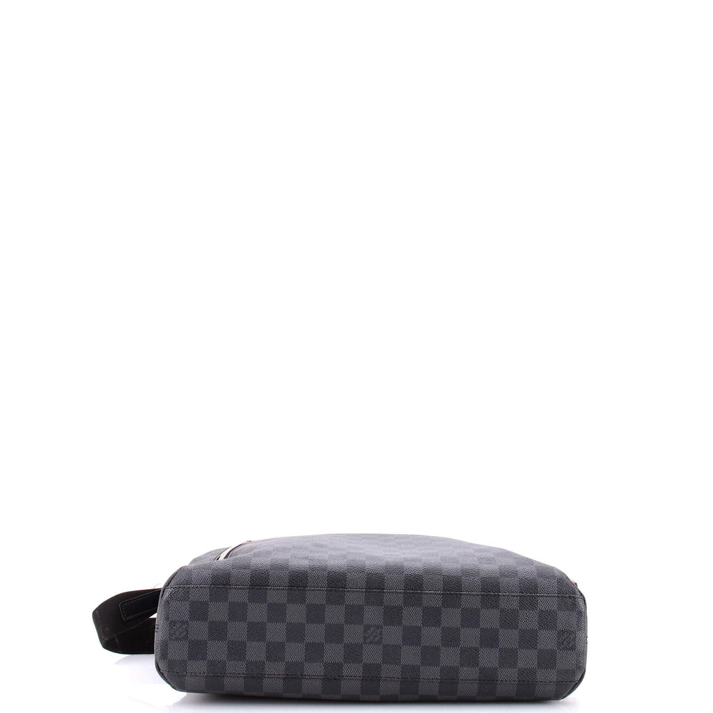 Louis Vuitton, Pre-Loved Mick Messenger Bag MM, Black