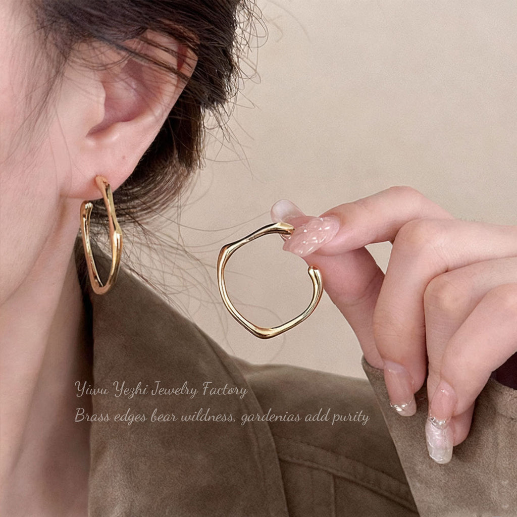 Casual Asymmetrical Plain Hoop Earrings For Women, Niche, Gentle, Unique, Fashionable, Elegant And Versatile Earrings
