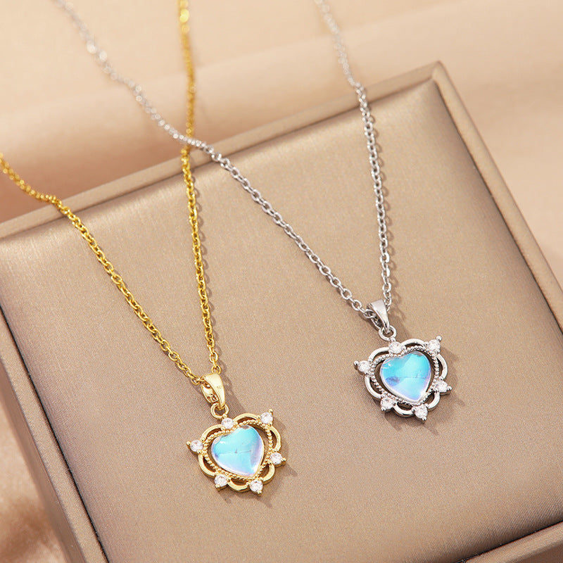 New Heart-shaped Necklace With A Gradient Design And A Premium Feel