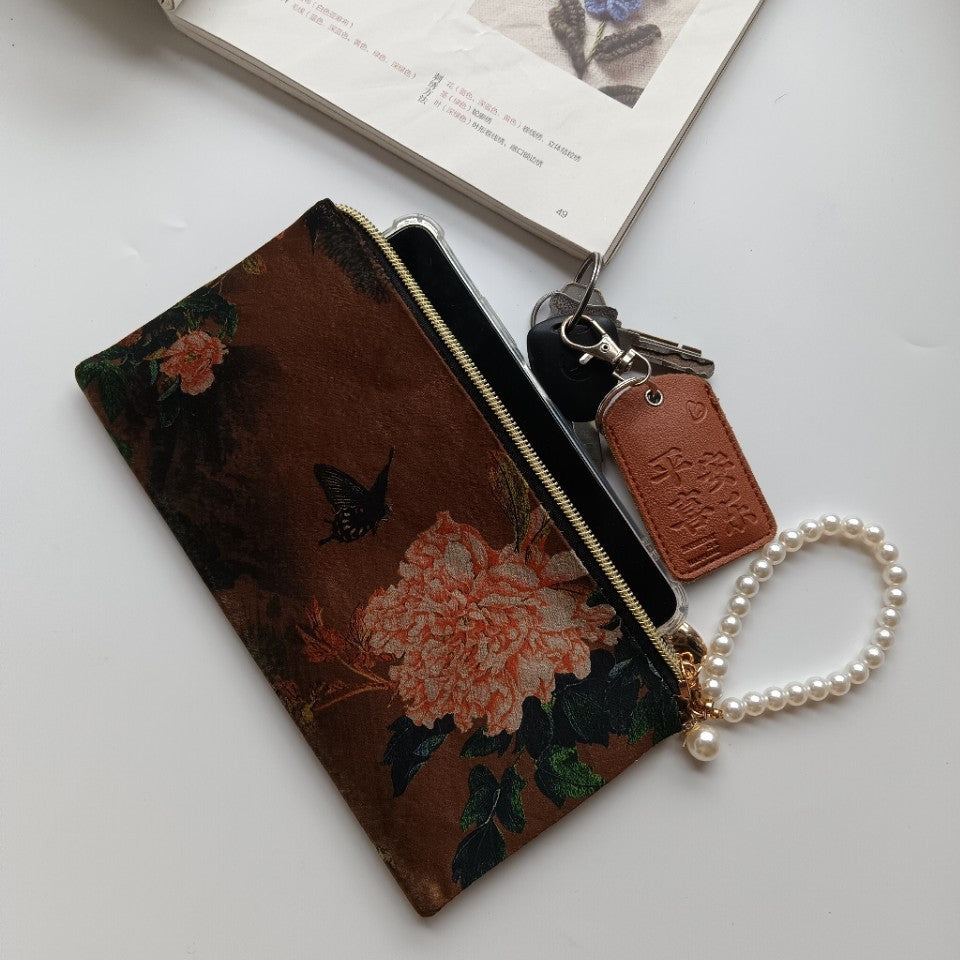 Vintage-style Cheongsam Evening Clutch In Xiangyun Silk