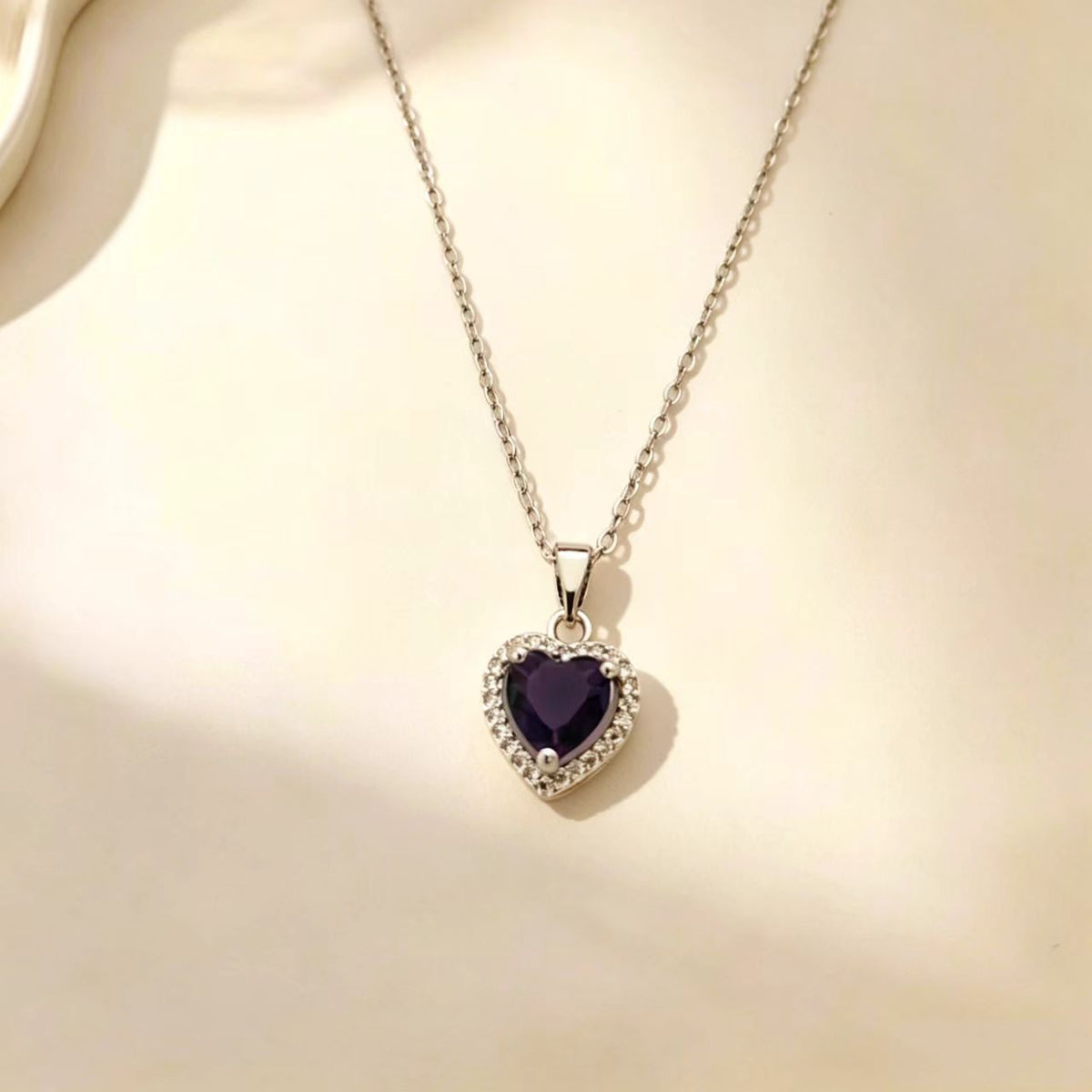 Light Luxury Titanium Steel Love Heart Necklace For Women, Non-Fading Clavicle Chain, Fashionable Zircon Pendant