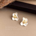 S925 Silver Needle Niche Design Elegant Simple Metal Petal Earrings Fashion Accessible Luxury High-End Earrings Wholesale