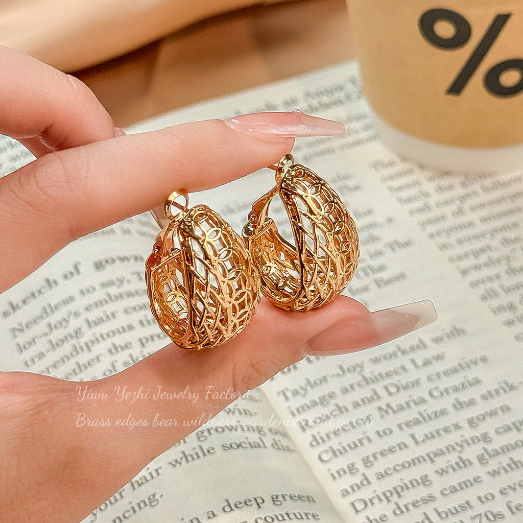 European And American Hollow Heart Earrings For Women, Sweet And Cool Retro Exaggerated Stylish Elegant Versatile Earrings Earrings Niche Earrings Trend