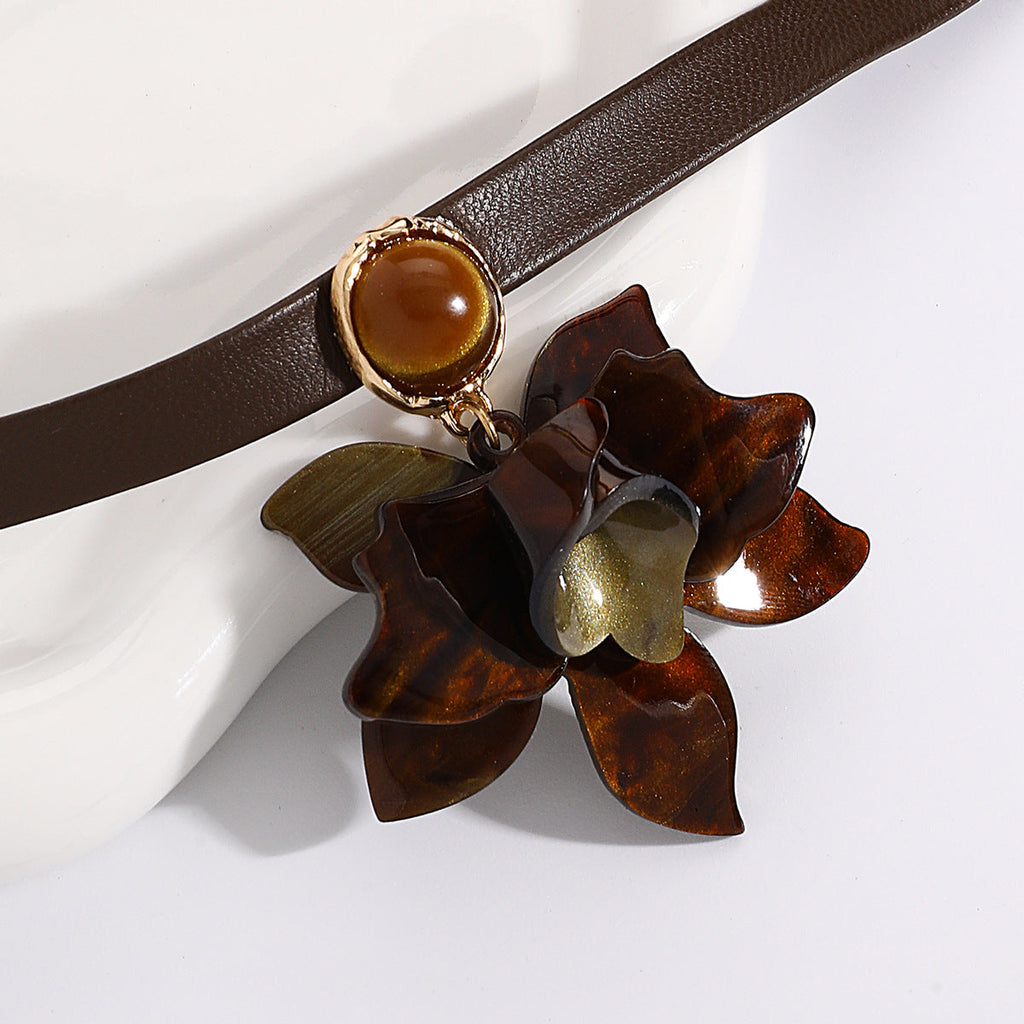 Vintage Tigereye Flower Pendant Necklace Light Luxury