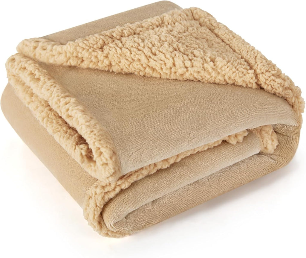 Splash-Proof Cuddle – Waterproof Dog Blanket