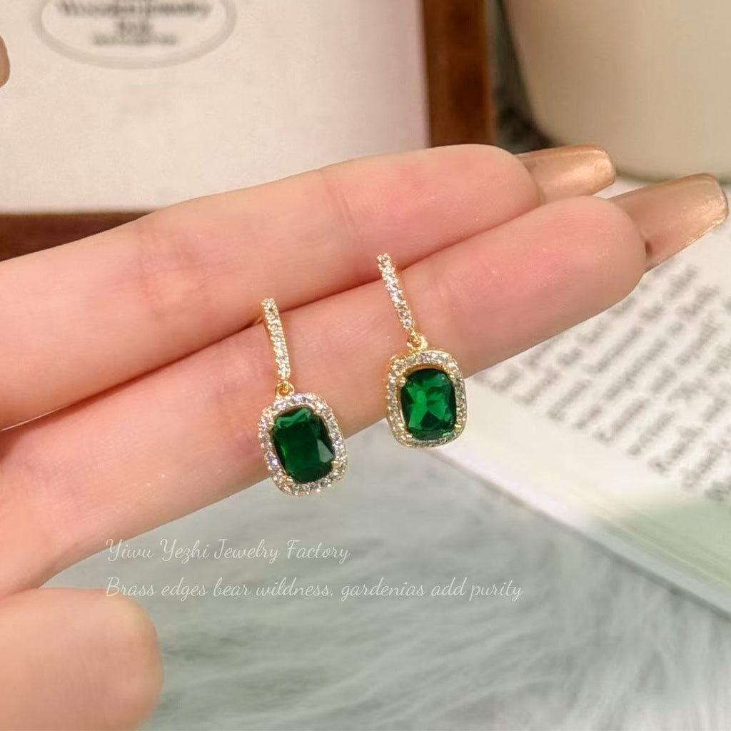 French-Style Vintage Emerald Pendant Earrings, Light Luxury Niche Design, High-End Fashion, Elegant And Simple Earrings