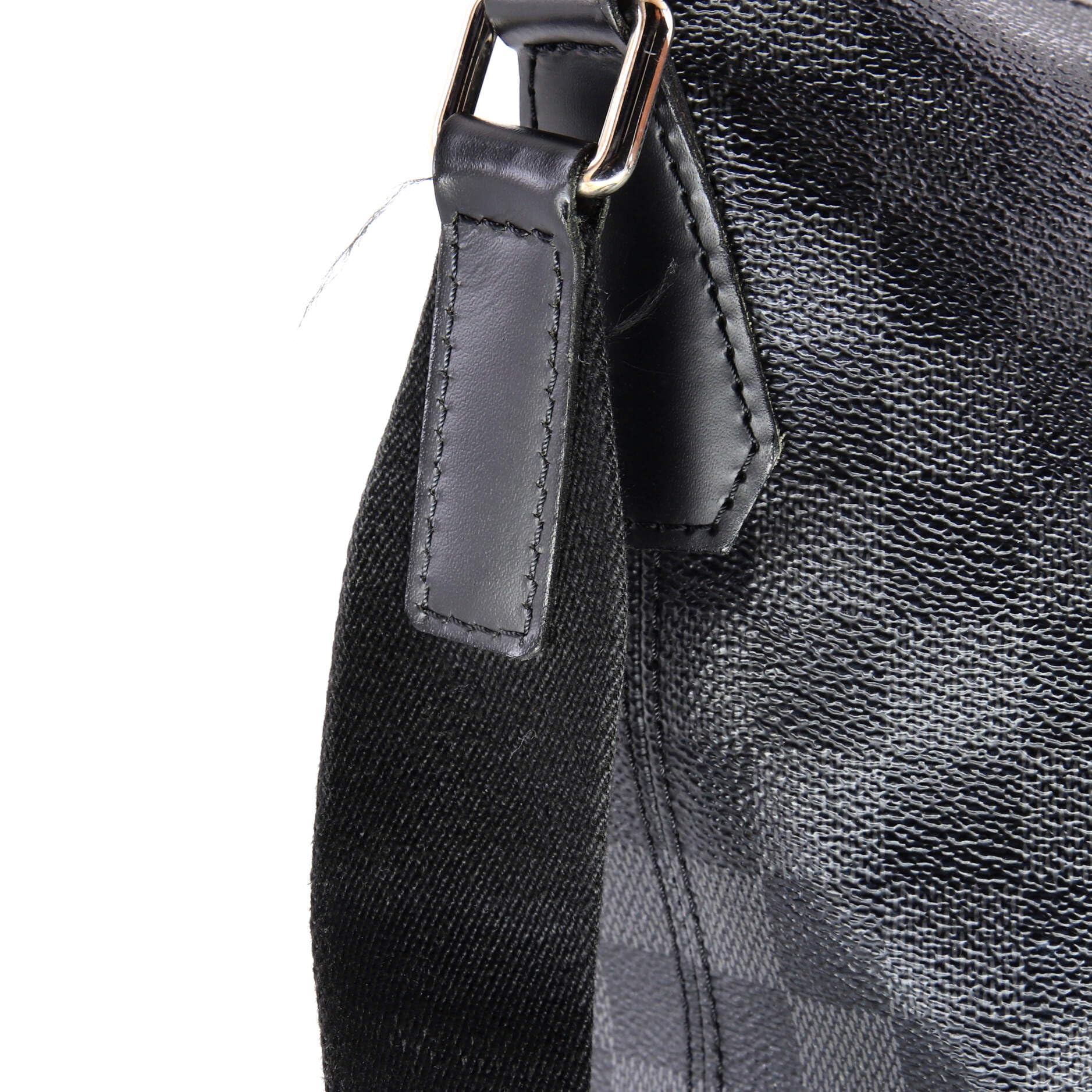Louis Vuitton, Pre-Loved Mick Messenger Bag MM, Black